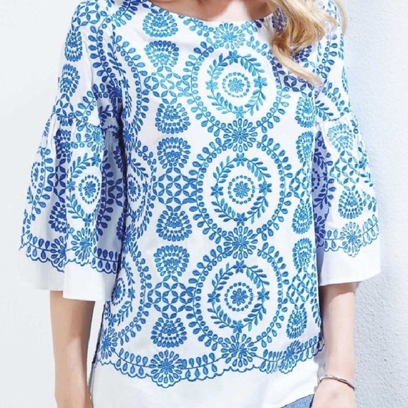 Karen Kane Medallion Top - Picture 3 of 10